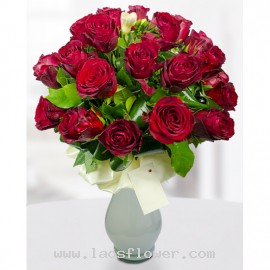 A Vase of 26 Red Roses